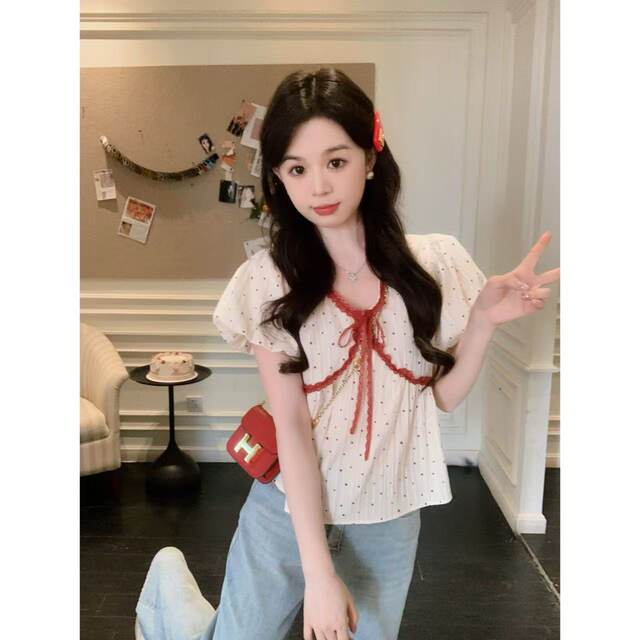 Anli Strawberry Girl ~ Spliced red lace small flying sleeves U-neck top elastic bubble wrinkle lace shirt