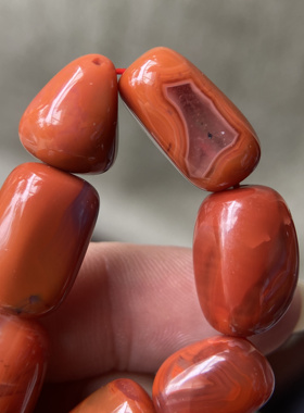 天然九口南红玛瑙特色随形原石柿子红火焰纹手串