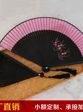 红色汉服绢面扇子中国古风日式竹折扇手绘梅花绢扇复古舞蹈扇