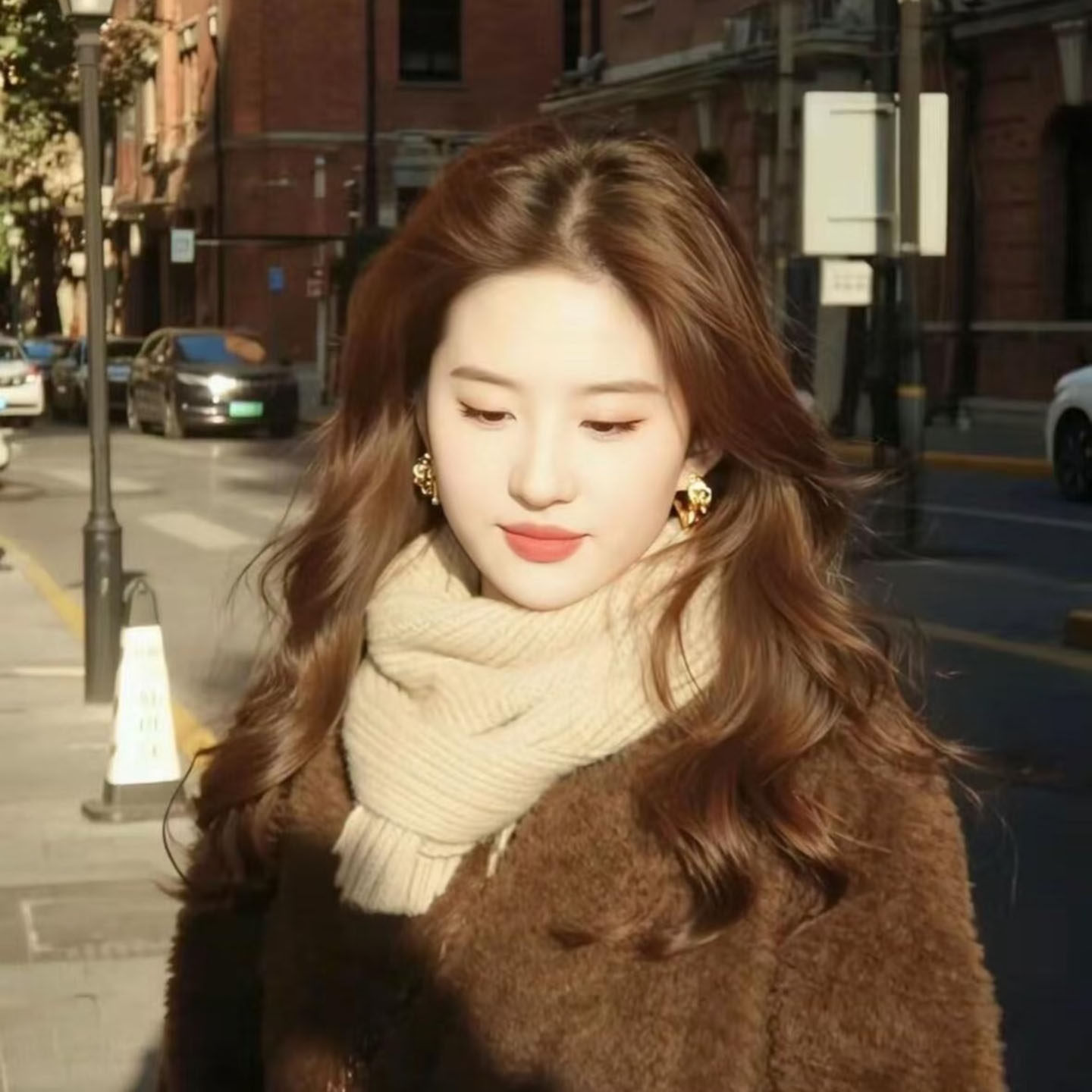 刘亦菲同款米杏色围巾女针织加厚冬季围脖披肩2026新款高级感百搭,淘宝优惠券,粉丝福利购,淘宝优惠卷