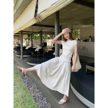 ສະບາຍດີ Canon Resort style waist chain skirt ເສື້ອທີເຊີດແຂນສັ້ນຊຸດຜູ້ຍິງກະທັດຮັດເທິງສູງແອວຍາວ skirt ສອງສິ້ນ summer set