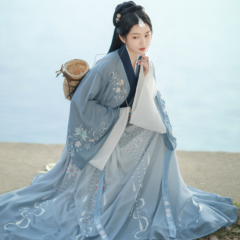 佐馨【春庭月】原创女中国风汉服 佐馨汉服