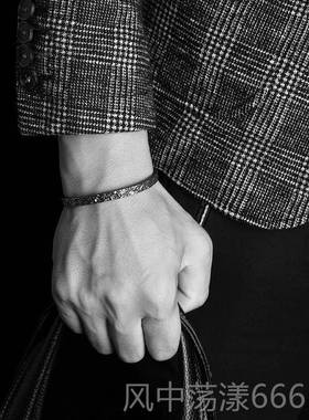 正品采购产品女“黑色战士”925纯银黑手炼的男人，覆古时尚的手