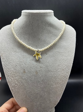 白色琉璃珍珠珠光很好短款项链珐琅彩枫叶合金 长度45厘米左右