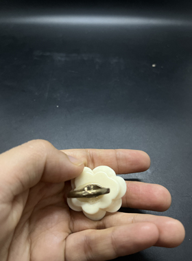 Vintage中古白色玫瑰花复古戒指 美码8号戒指 材质 树脂合金