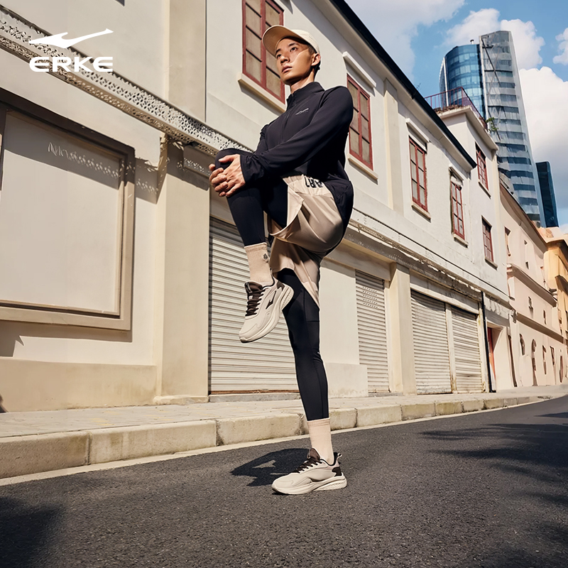 鸿星尔克悦驰男鞋跑步鞋防泼水轻便回弹跑鞋软底减震耐磨运动鞋子