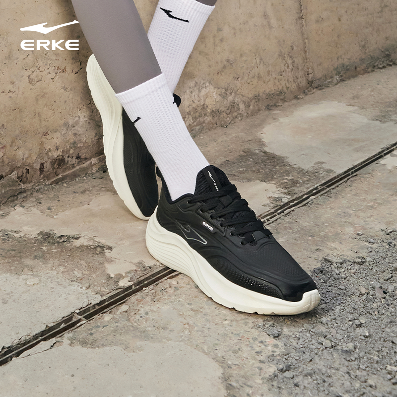 鸿星尔克女跑步鞋冬季新款运动鞋软底革面妈妈鞋跑鞋耐磨防滑鞋子