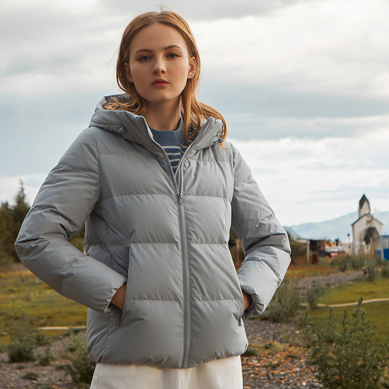 坦博尔2021年新款短款连帽羽绒服 坦博尔羽绒服