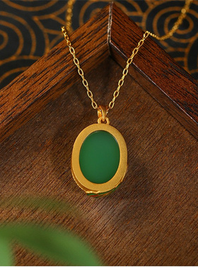 国潮古风镀金镶嵌祖母绿项链