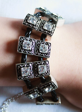 古典设计师品牌风手链满100包邮