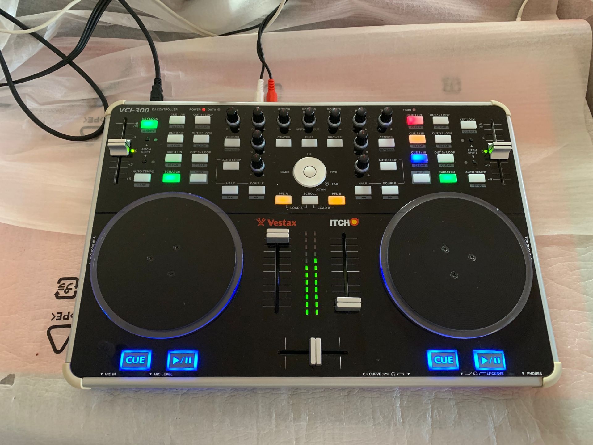 二手dj设备威士达vestax vci300控制器打碟机一体机带原包装99新 - 图2