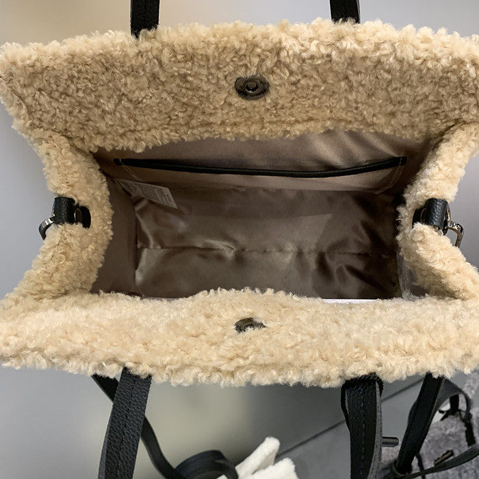 韩国代购EVA.SSTREET毛毛女包羊羔毛冬季新手提毛绒单肩斜跨可爱,淘宝优惠券,粉丝福利购,淘宝优惠卷