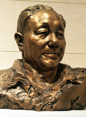 陈毅元帅玻璃钢仿铜半身像校园