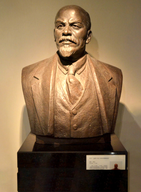 列宁半身胸像玻璃钢仿铜雕塑博物馆小品大型铸铜园林景观艺术品