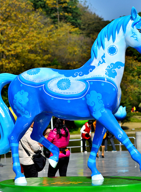商场景观装饰创意彩绘卡通动物树脂玻璃钢马雕塑园林草坪户外摆件