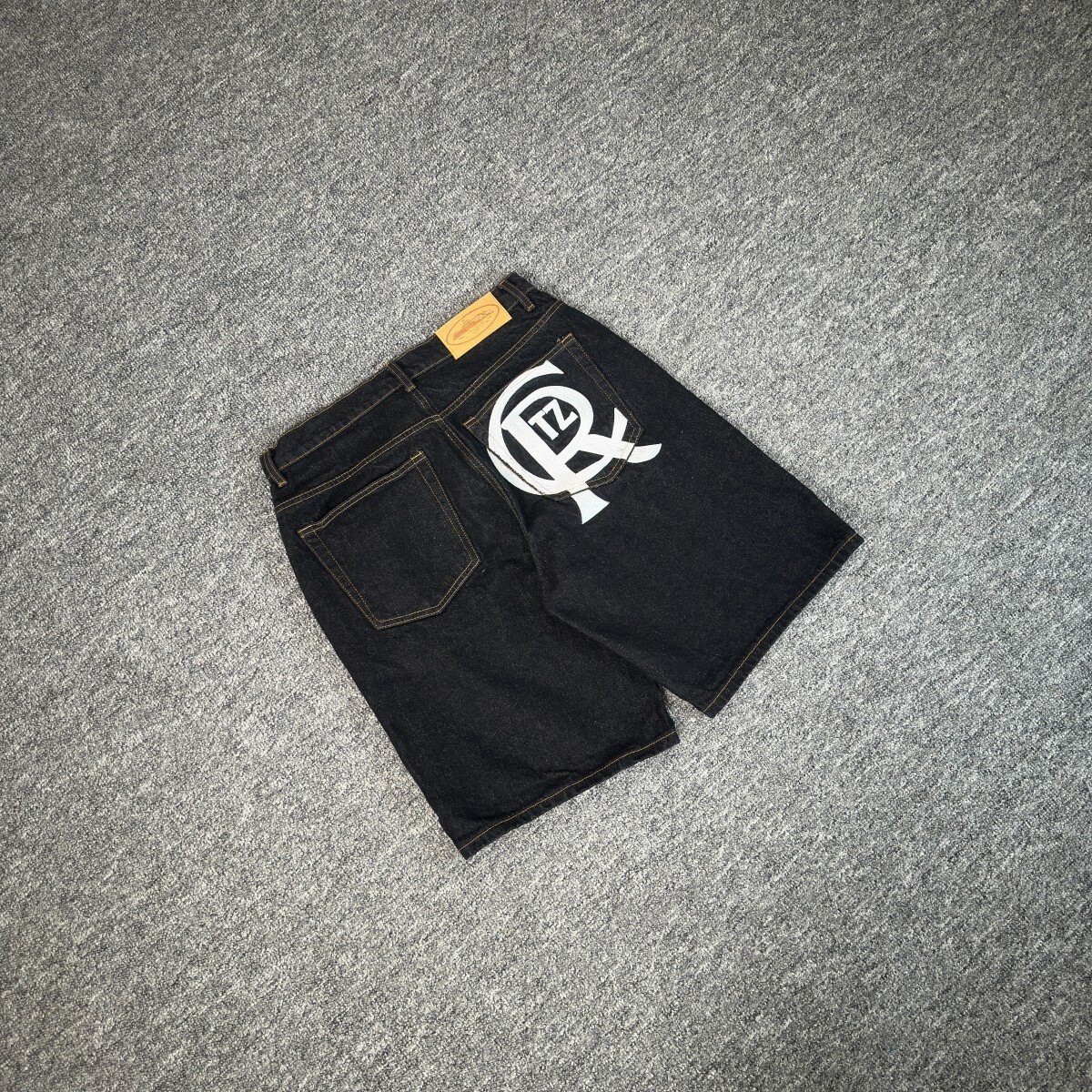 Corteiz恶魔岛刺绣LOGO街头宽松直筒牛仔裤男女同款休闲五分短裤 - 图0