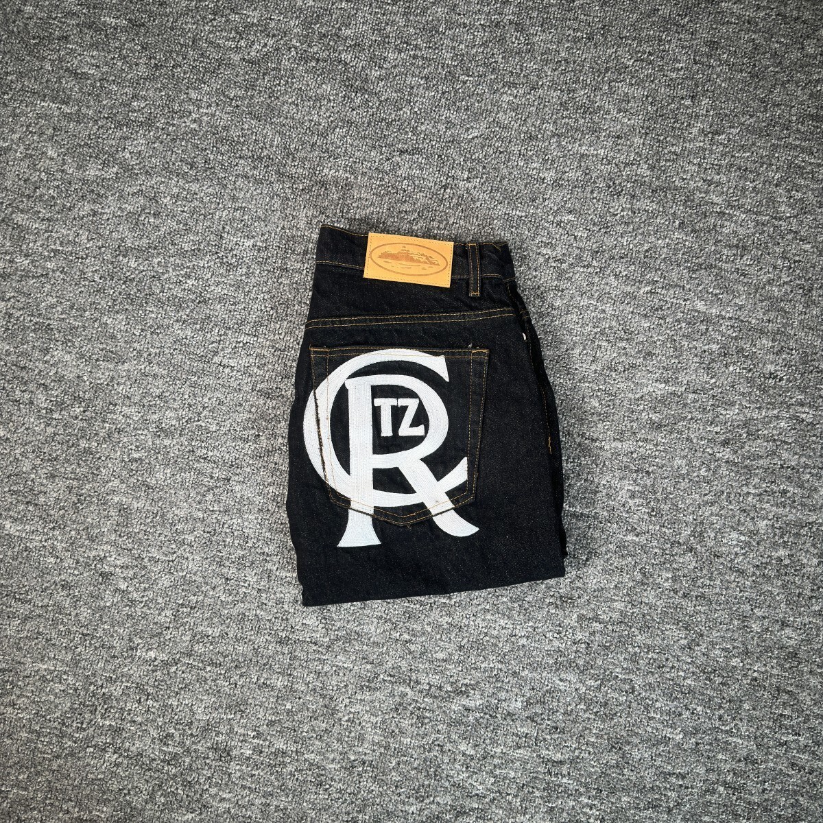 Corteiz恶魔岛刺绣LOGO街头宽松直筒牛仔裤男女同款休闲五分短裤 - 图1