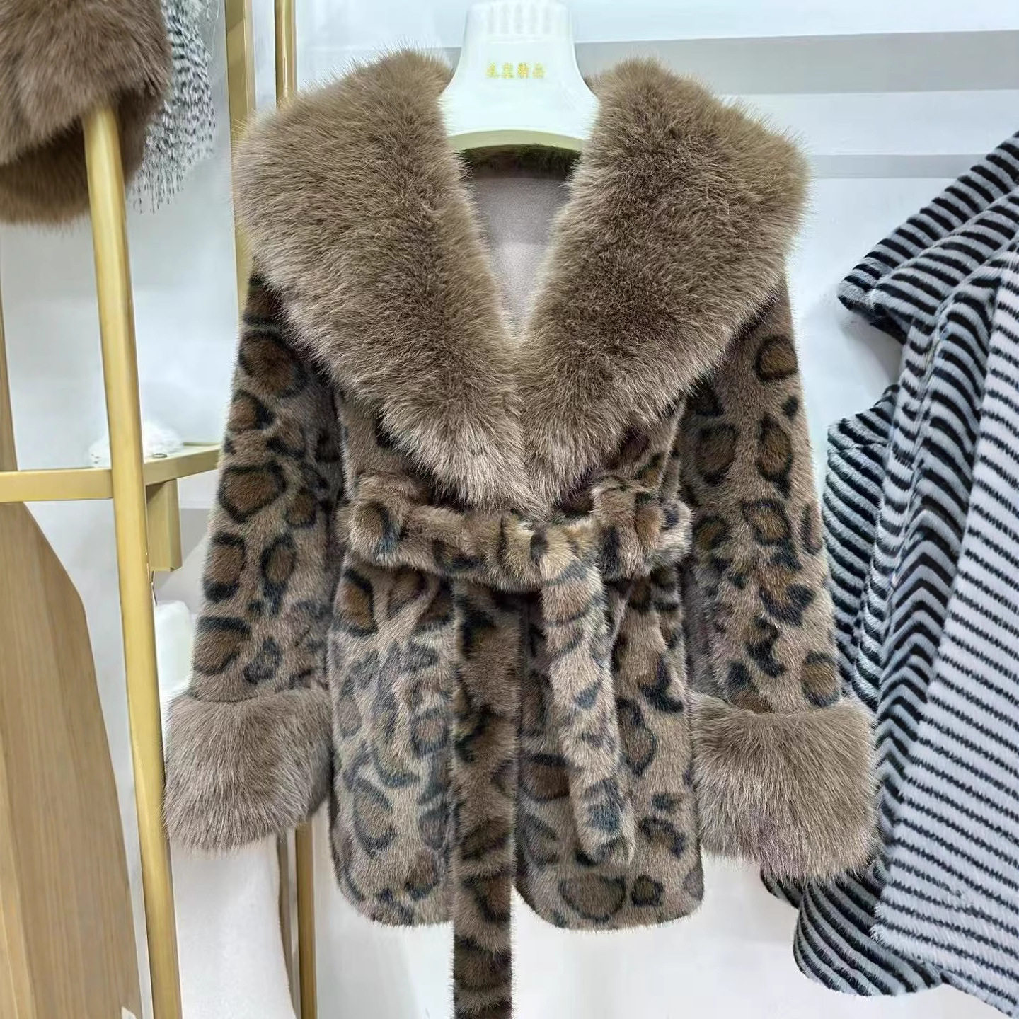 新款中长款狐狸毛皮毛一体秋冬水貂保暖气质皮草外套,淘宝优惠券,粉丝福利购,淘宝优惠卷