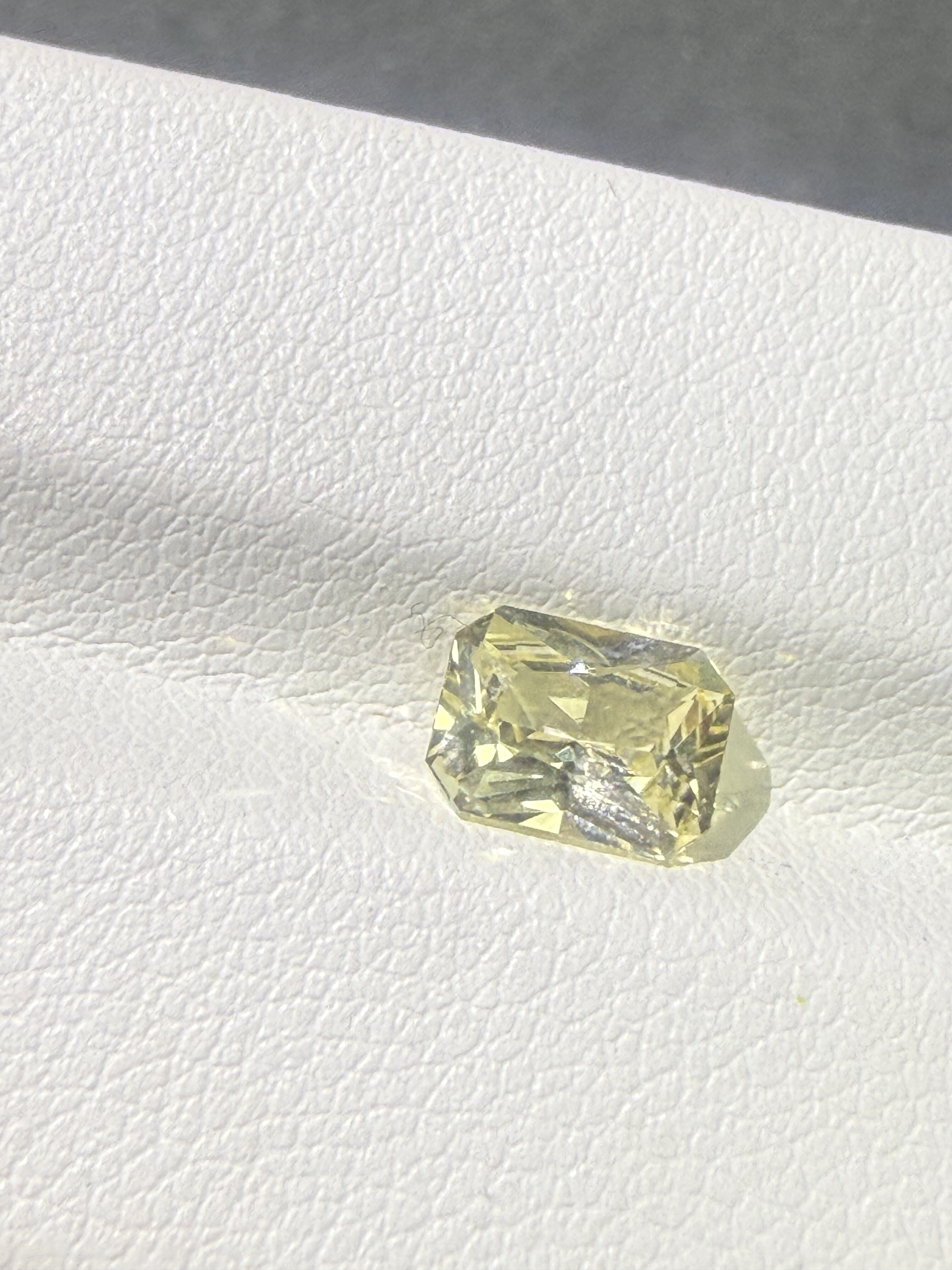 天然无烧黄蓝宝1.262克拉雷迪恩切割火彩超棒和钻石一样,淘宝优惠券,粉丝福利购,淘宝优惠卷