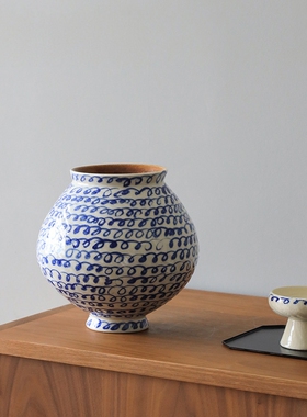 手绘蓝白花纹中式复古陶瓷花瓶