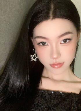 甜酷辣妹黑白五角星耳环