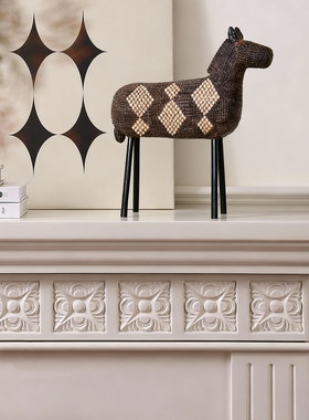 轻奢小众几何动物树脂桌面摆件