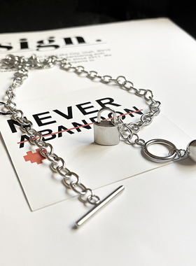 钛钢粗链一字扣情侣款小锁项链