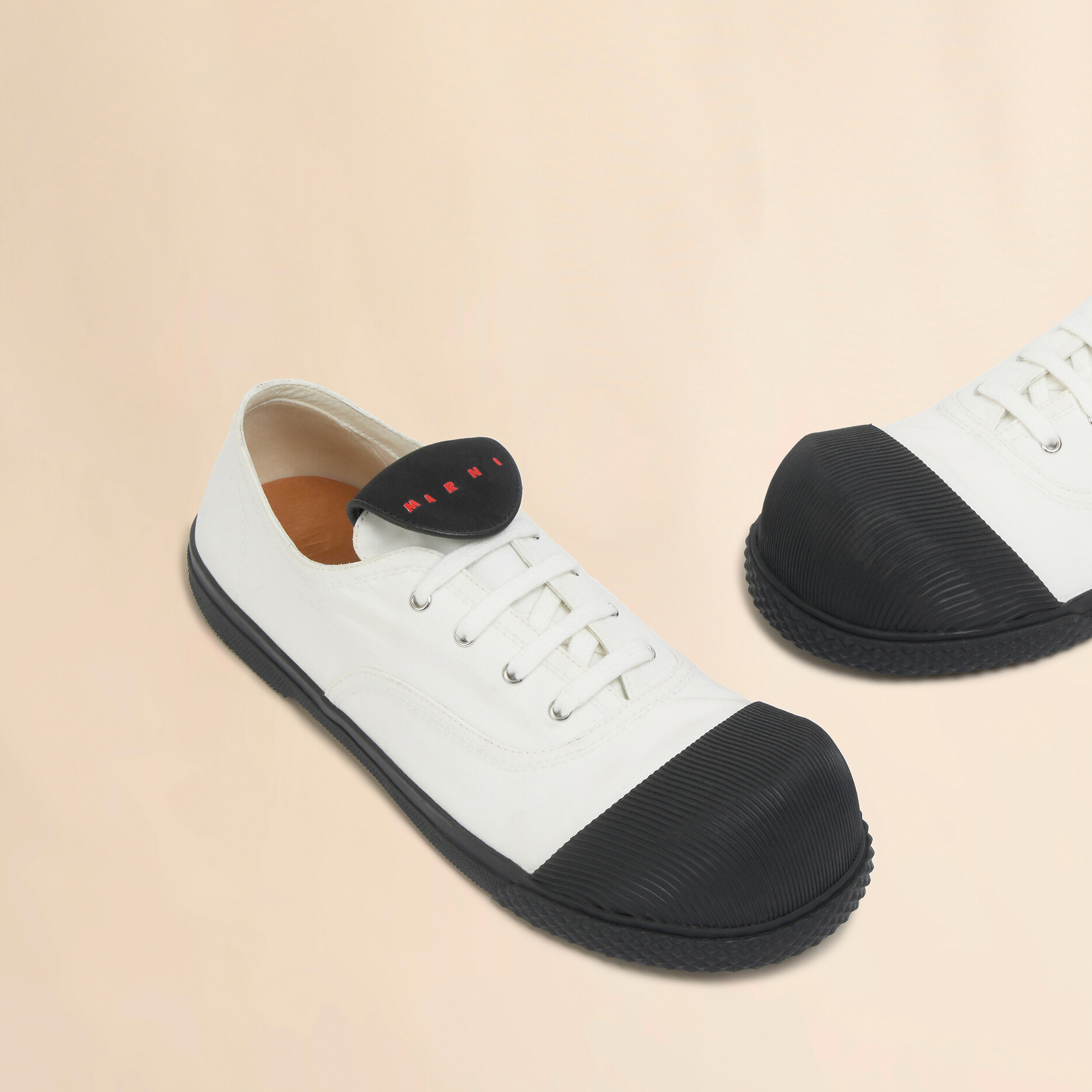 【会员优享】MARNI 2025新品COTTON WAVE男女同款大头鞋 - 图3
