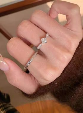 银色织布纹拉丝公主方莫桑钻戒指