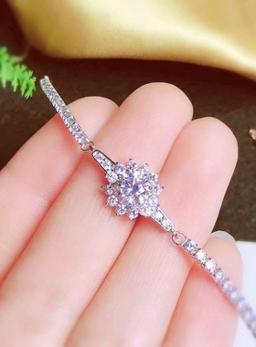 s925银豪华款1克拉圆空托莫桑钻