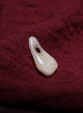 老鹿牙卡子种子字侧挂超润玉化全品文玩稀有记数念珠侧挂随身吊坠