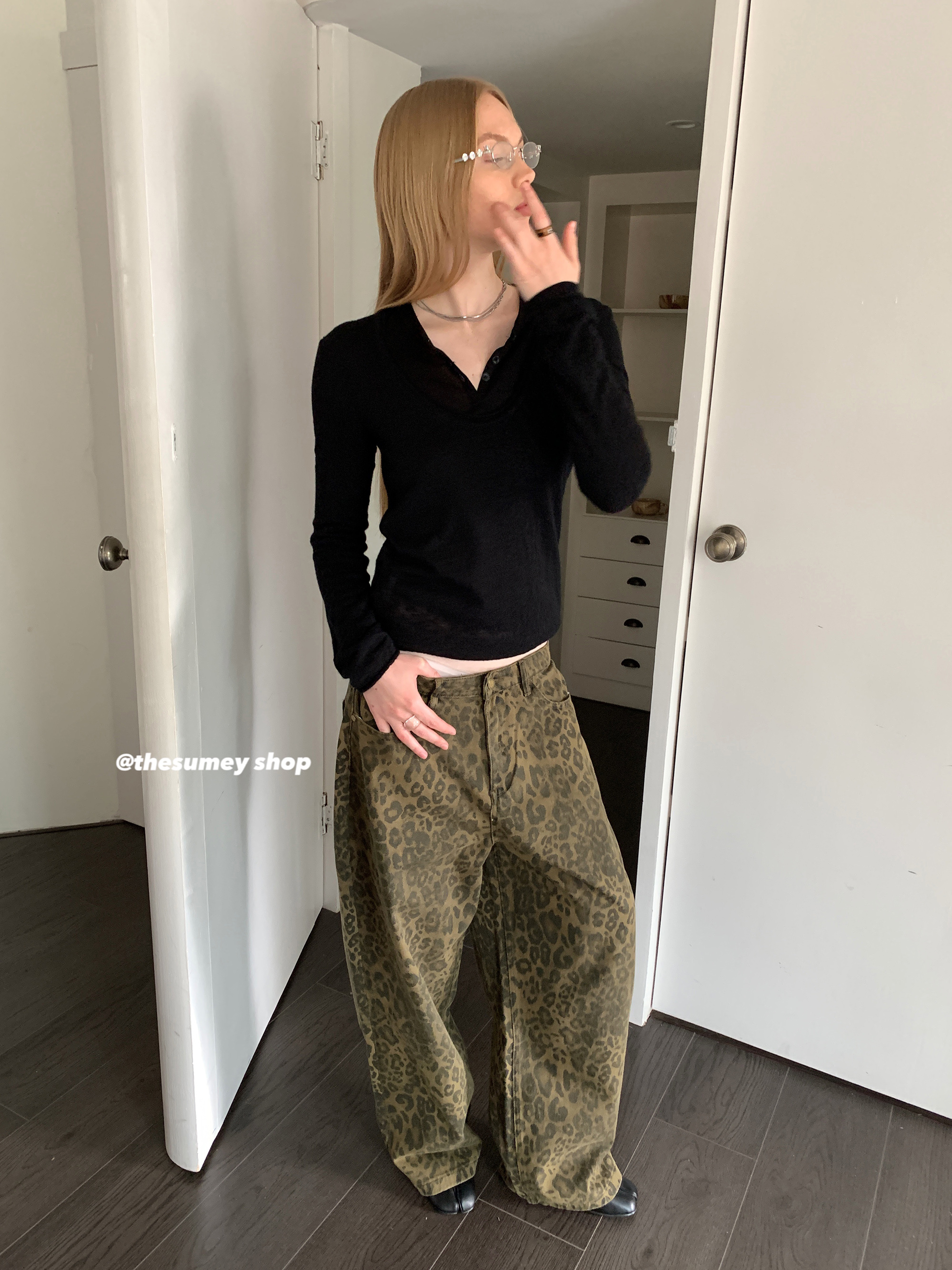 THESUMEY秋冬23新款设计感百搭酷辣豹纹牛仔裤女显瘦直筒休闲长裤 - 图1