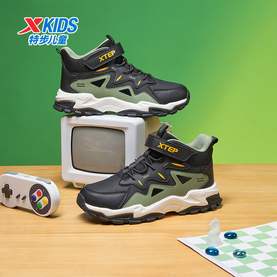 特步男童鞋新款秋冬季儿童棉鞋中大童皮面休闲潮减震保暖运动鞋子