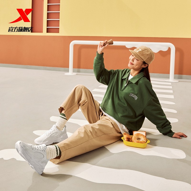  特步板鞋/休闲鞋