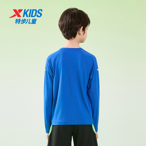 特步童装中大童透气速干儿童运动上衣中大童男童圆领套头长袖T恤-图3