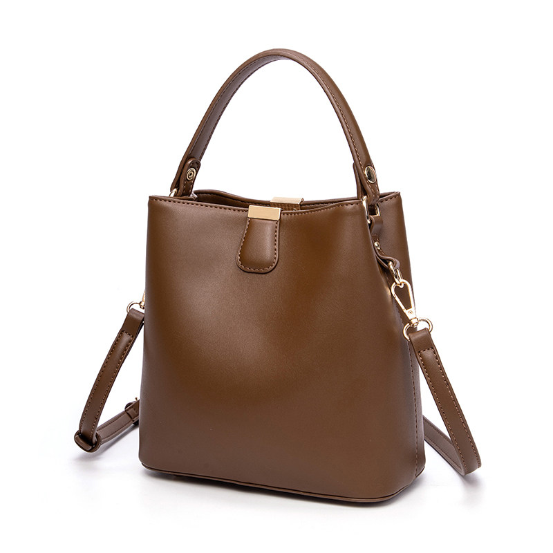 秋冬季2021新款时尚百搭小众水桶包 品牧女士包袋