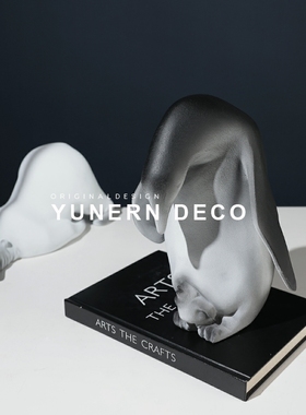 极简现代卡通动物雕塑桌面