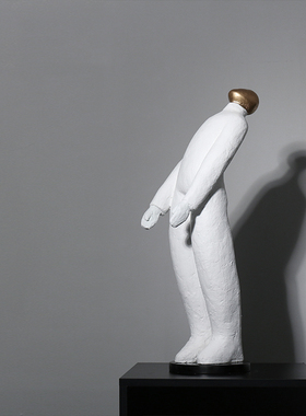 简约现代风白色抽象书房人像雕塑