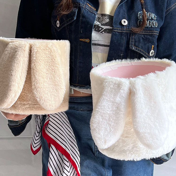 花中情 小兔子兔耳朵毛绒布小香风圆形花束抱抱桶鲜花包装布白色,淘宝优惠券,粉丝福利购,淘宝优惠卷