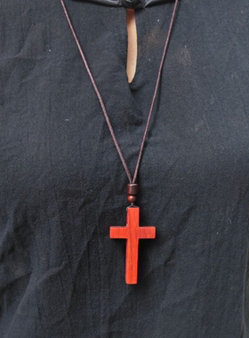 新款复古红花梨木雕刻十字架项链