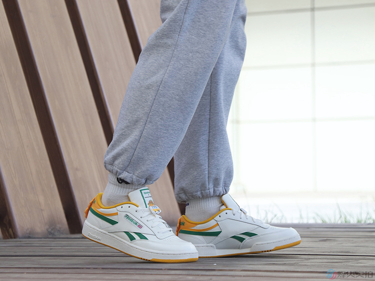 烽火 锐步 REEBOK Club C  KAKAO FRIENDS 联名休闲板鞋 GV8583 - 图2