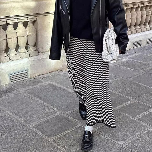 Contrast striped high-waist straight and versatile knitted long skirt