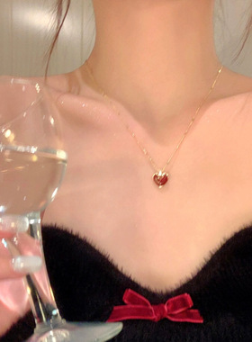 红色双面贝壳爱心吊坠项链女2025新款秋冬毛衣链配饰轻奢小众颈链