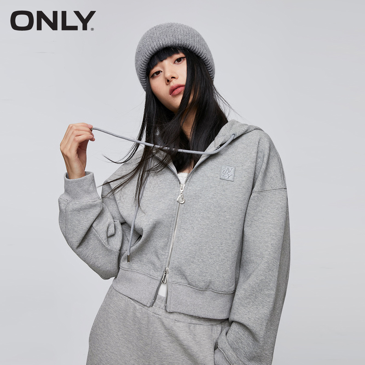 潮流休闲百搭落肩连帽开衫短款卫衣女