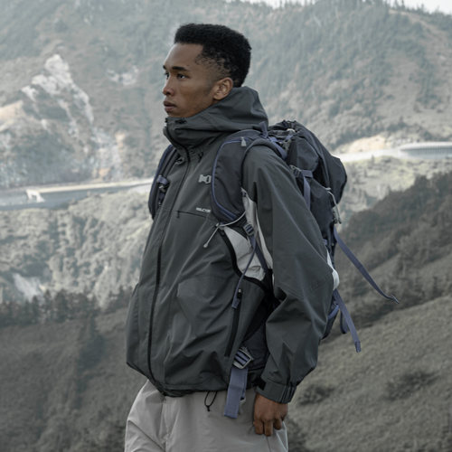 Halcyon 户外拼色防风防泼水冲锋连帽夹克透气爬山运动外套登山服 - 图0