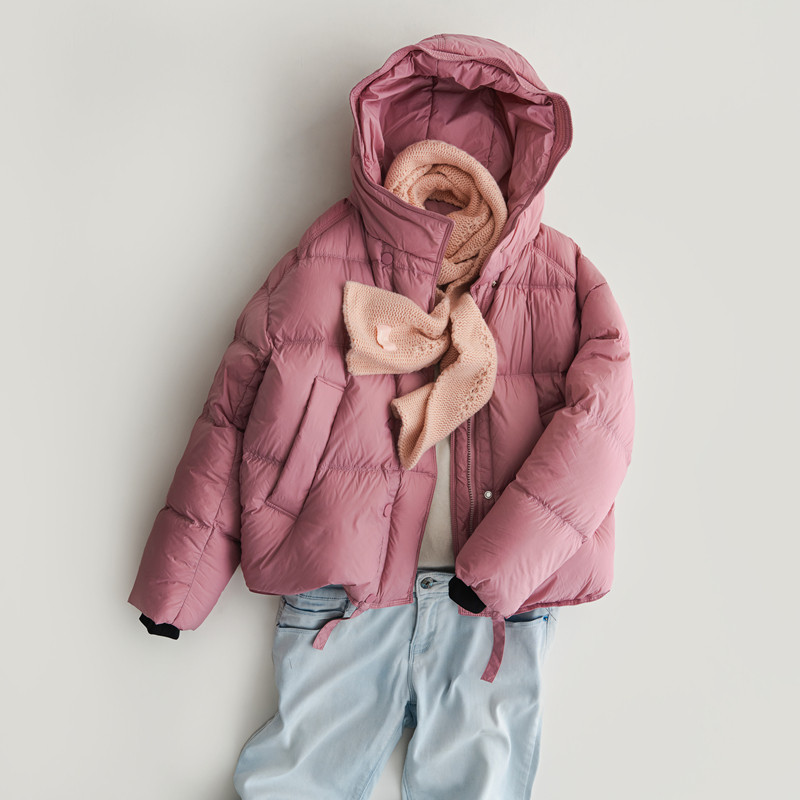 乔妮塔女款2025冬季连帽90白鸭绒加厚蓬松云朵泡芙短款面包羽绒服