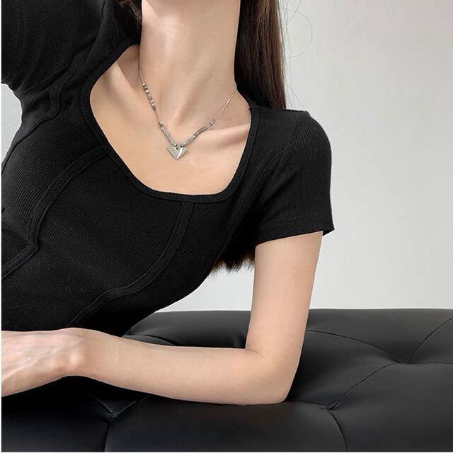 Hot Girl Pure Desire Fishbone U Neck Right Shoulder ເສື້ອຍືດແຂນສັ້ນສໍາລັບແມ່ຍິງ