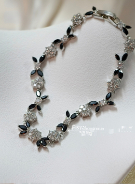 精致水晶雪花蝴蝶手链女时尚轻奢黑色锆石茶花优雅女神婚礼手饰品