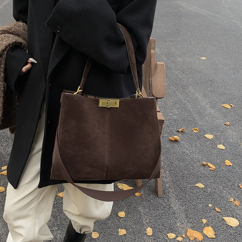 简约手提大包包女士2025新款秋冬高级感大容量通勤复古磨砂托特包,淘宝优惠券,粉丝福利购,淘宝优惠卷