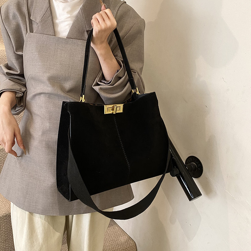 简约手提大包包女士2025新款秋冬高级感大容量通勤复古磨砂托特包,淘宝优惠券,粉丝福利购,淘宝优惠卷